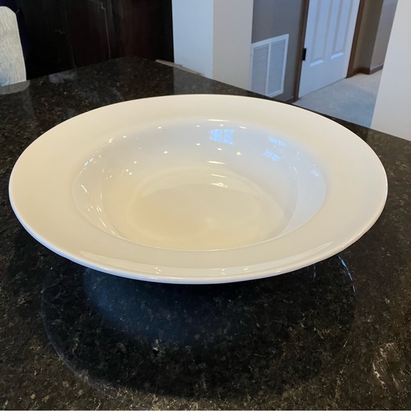 New Pottery Barn Great White Porcelain Pasta Serving Bowl, Large Serving Bowl - Picture 1 of 8